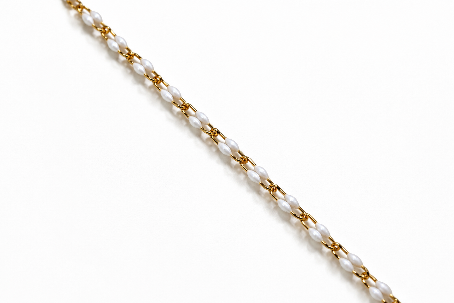 White Lip Chain